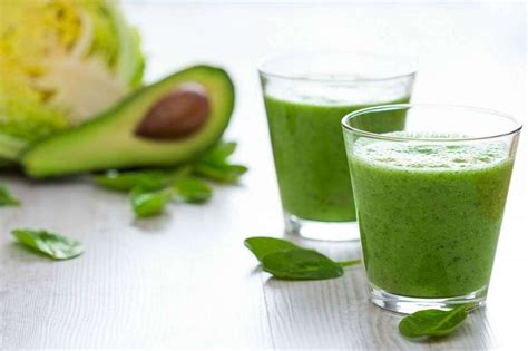 Batido verde cremoso de aguacate y lima. ¡Pierde peso ahora ...