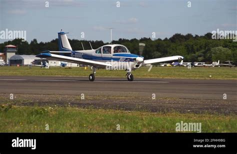 Cessna 150 cockpit Stock Videos & Footage - HD and 4K Video Clips - Alamy