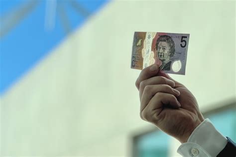 Australian $5 note redesign won't feature King Charles, as Queen ...