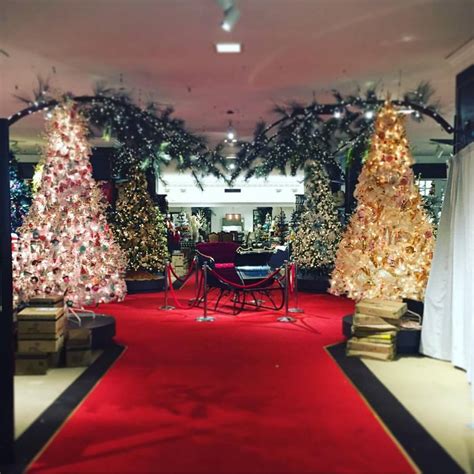 Macy’s Herald Square Welcomes The Start Of Fall By Putting Up Christmas ...