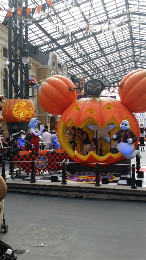 Halloween at Tokyo Disney | Disney tokyo, Disney sea, Tokyo disneyland