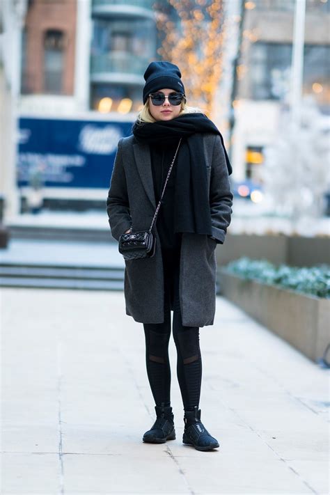 25 Comfy as Hell to Wear for Superbowl Sunday | StyleCaster