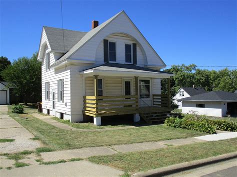 617 High St, Pecatonica, IL 61063 | Zillow