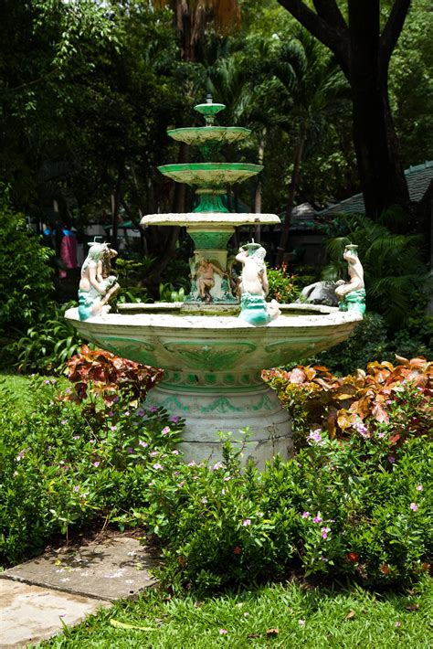 Fountain in the park 1965921 Stock Photo at Vecteezy