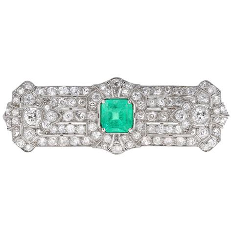 Art Deco Emerald and Diamond Brooch For Sale at 1stDibs