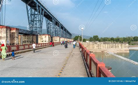 Tanakpur Hydroelectric Project, Tanakpur Dam Editorial Photo - Image of nhpc, reservoir: 253110146