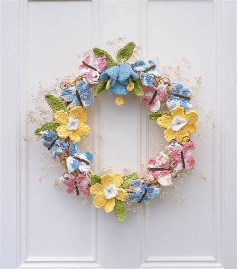 How To Make A Spring Crochet Floral Wreath | JOANN