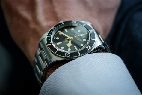 Review - Tudor Heritage Black Bay Chrono M79350 (Specs & Price)