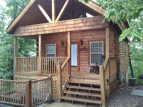 A Beary Pine Cabin near Dollywood, Cal Ripkin! - Cabins for Rent in ...