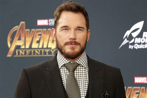 Happy Birthday Chris Pratt: The Avengers Actor Pics with Marvel Cast ...