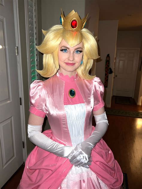 Princess Peach Costume, Super Princess Peach, Brothers Art, Mario ...