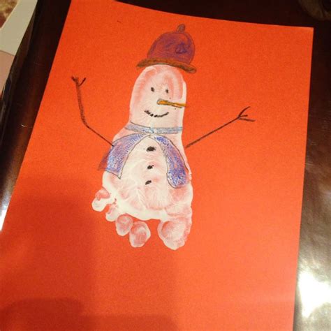 Cartes de voeux bonhomme de neige .. peinture avec le pied des bébés.. ( 3 mois à 16 mois ...