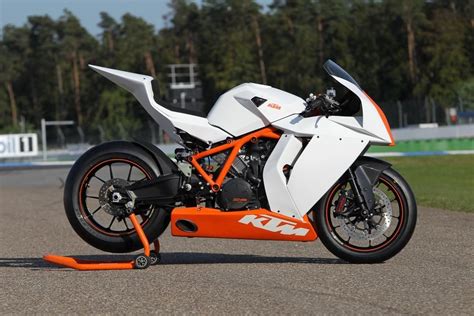 2013 KTM 1190 RC8 R Track | Top Speed