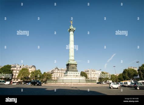 The column in Bastille square, Paris Stock Photo - Alamy