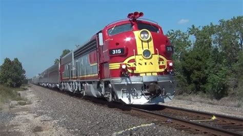 Santa Fe Warbonnet F7 - Train Fanatics