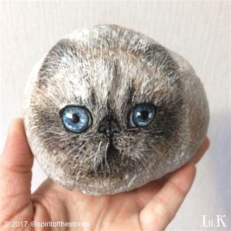 Artist Uses Stones as Canvas for Painting Adorable Animals - PlayJunkie