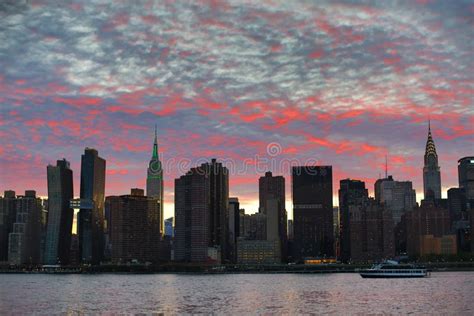 Sunset Over Manhattan Skyline. Editorial Photo - Image of view, queens: 119079026