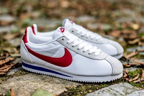 teljesen Kiegészítés Szubvenció nike cortez red white blue forrest gump ...