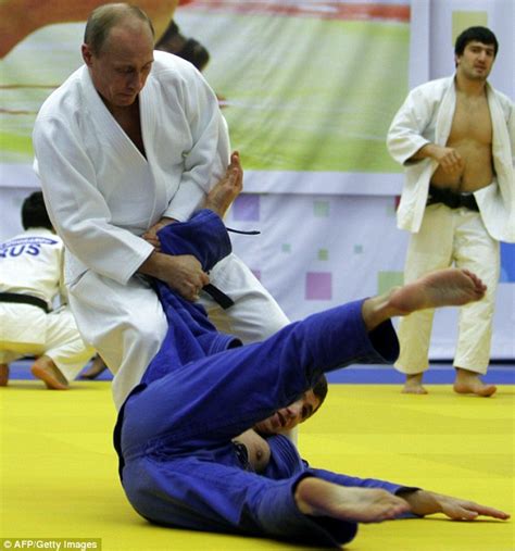 Vladimir Putin shows off the judo moves that won him a black belt ...