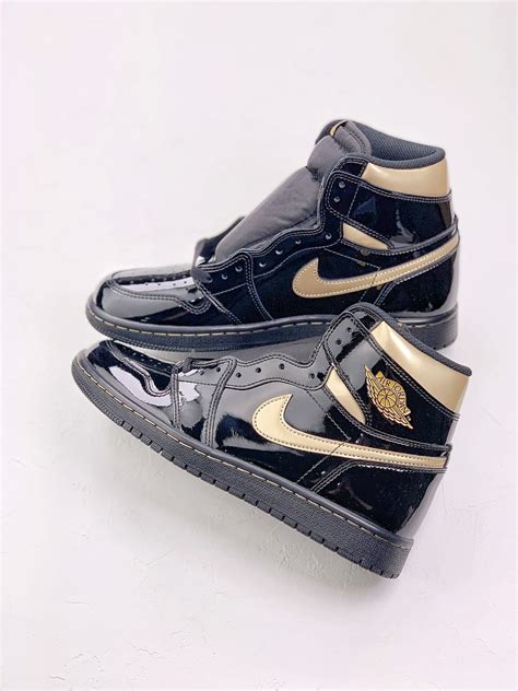 Air Jordan 1 High 'Black Metallic Gold' – Basketball Footwear