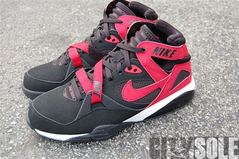 TRS Blog: Nike Air Trainer Max 91 – Black/Varsity Red-White