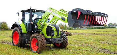 Claas takes its tractors out to the front line - Agriland.co.uk