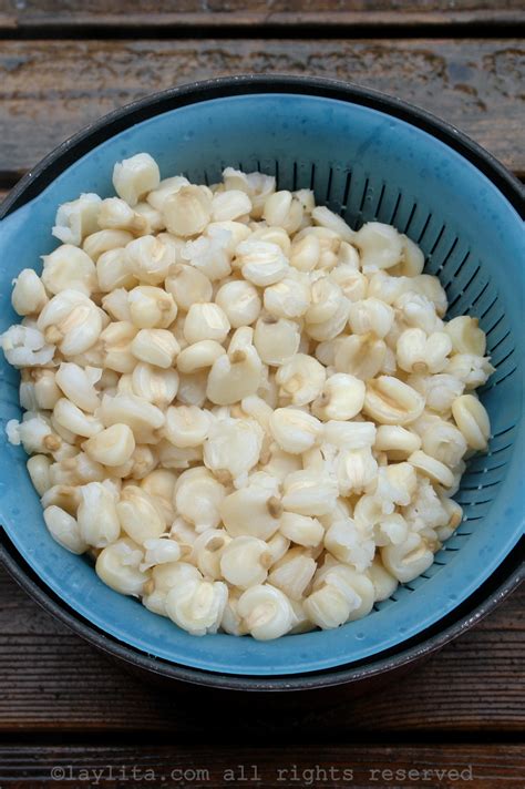 How to cook hominy corn or mote - Laylita's Recipes