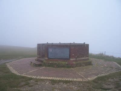 Memorial Beachy Head - Eastbourne - TracesOfWar.com