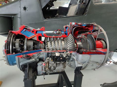 Honeywell T55 turboshaft engine cutaway - photo