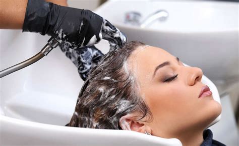 Best Professional Shampoos For Dry Hair | Salons Direct