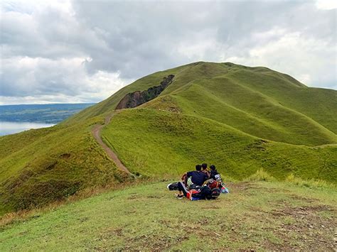 Bukit Holbung Samosir: Lokasi, Tiket Masuk, dan Jam Buka