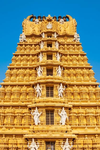 Premium Photo | Chamundeshwari Temple in Mysore India