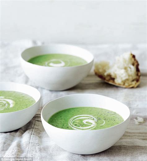 Mary Berry Family Sunday Lunches: Pea and mint soup | Daily Mail Online