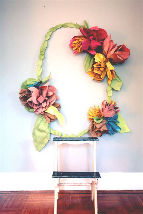 Floral Wreath Photo Backdrop DIY‏