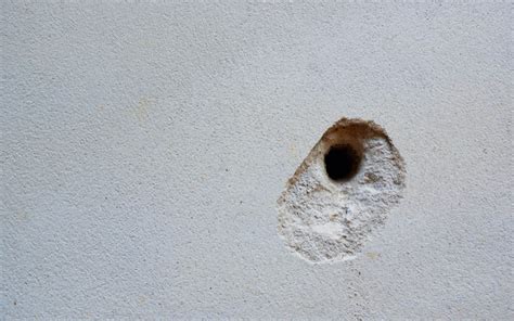 How to Fix a Hole in the Wall | Zameen Blog