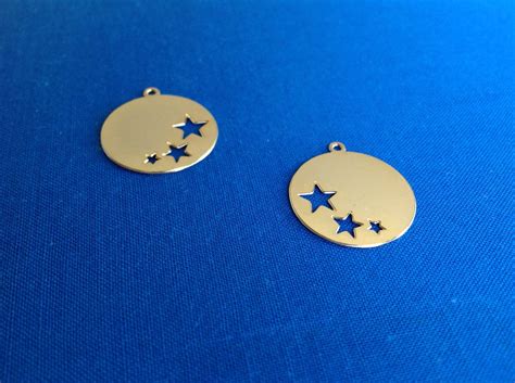 New to GoldieSupplies on Etsy: Gold Plated Coin Stars Pendant 2 Pc Exclusive at Goldie Supplies ...