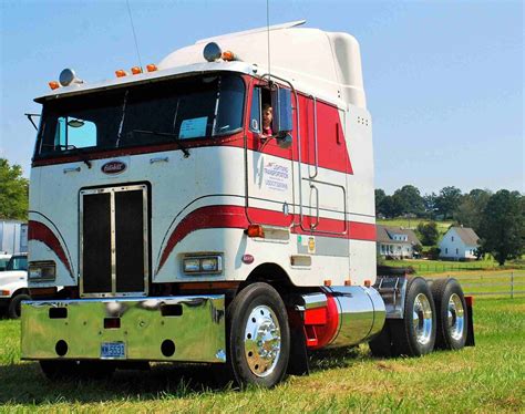 Working-cabover work in progress: Owner-operator James Ryan’s 1989 ...