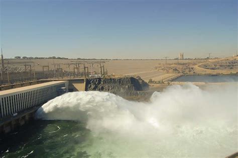 Aswan High Dam definition and meaning | Collins English Dictionary