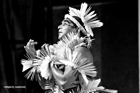 A View to Click !!!: Seethankan Thullal - A semi-classical dance form ...