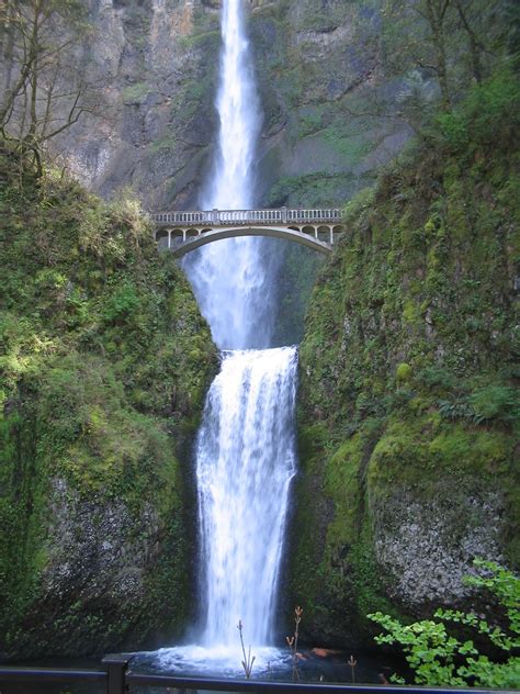 Travel Trip Journey : Multnomah Falls, Oregon, USA