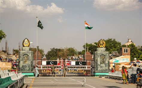 Wagah Border, Lahore: Location, Timings & More | Zameen Blog