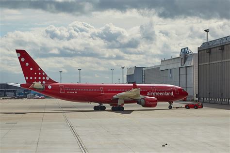 Air Greenland Sets Sights on New York, London Flights with Nuuk Airport ...