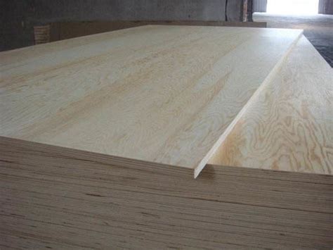 Natural Color Pine Veneer Plywood , Furniture grade 4 By 8 Plywood Sheets