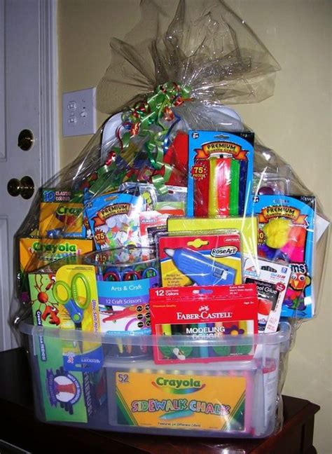 100+ Fun Festive DIY Christmas Gift Basket Ideas Craft Gift Basket, Gift Baskets For Him, Themed ...