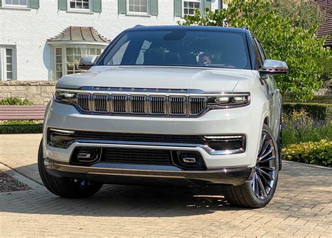 Jeep Grand Wagoneer Concept Close-up