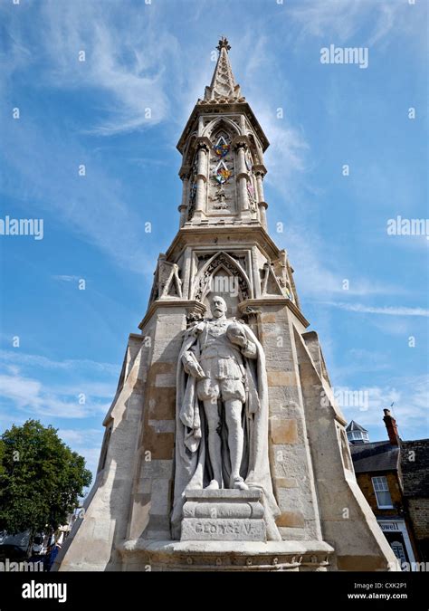 Banbury Cross town center monument. Oxfordshire England Stock Photo - Alamy