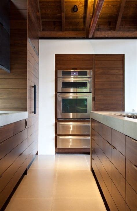 Want the double oven not with the stove Modern Kitchen Trends, Modern ...