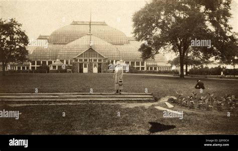 Chicago History Lincoln Park Conservatory around 1900 or 1910 Stock Photo - Alamy