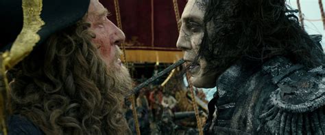 PIRATES OF THE CARIBBEAN: DEAD MEN TELL NO TALES Trailers, Clips ...