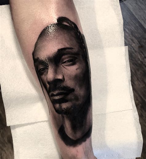 Snoop Dogg by Higgs @ four horsemen UK : r/tattoos